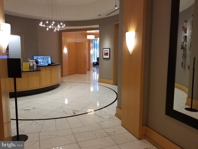 Building Photo - 155 Potomac Passage