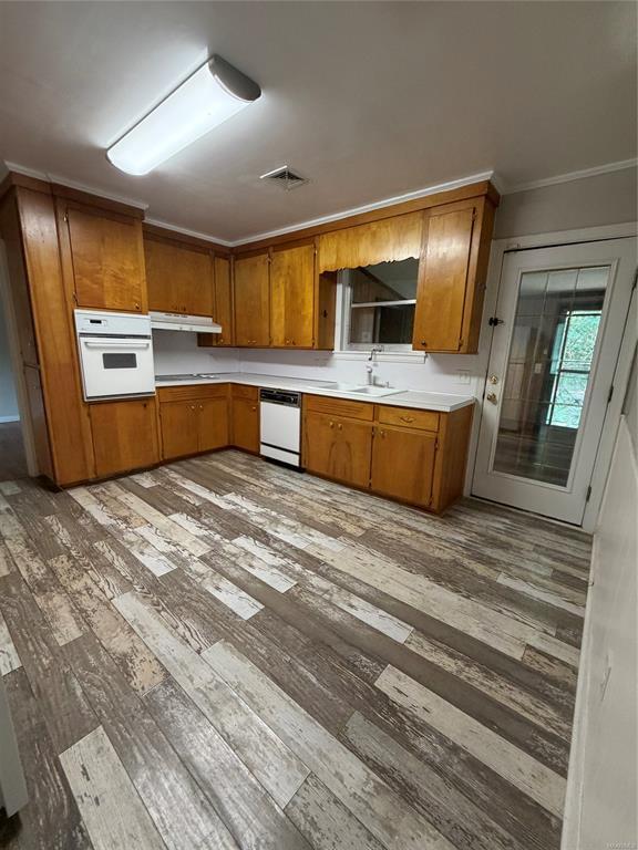 Building Photo - 11 Brookside Dr