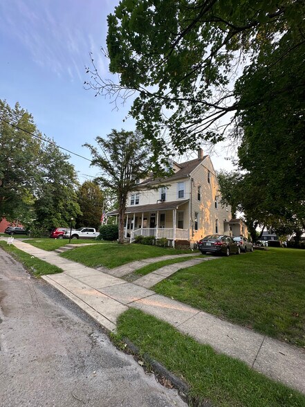 Building Photo - 114 Rosemont Ave