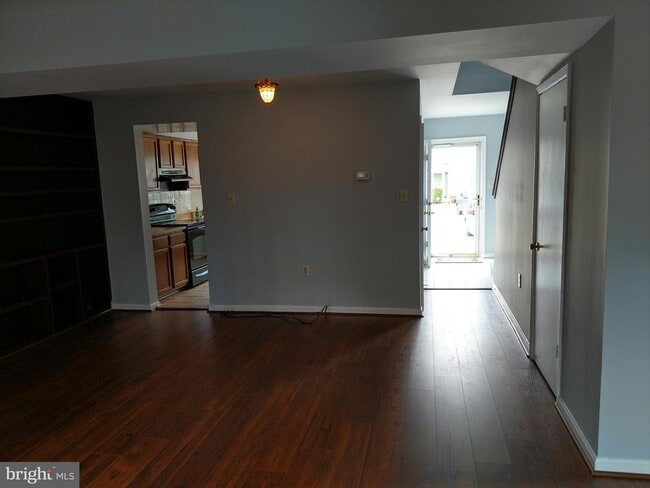 Building Photo - 15205 Streamside Ct