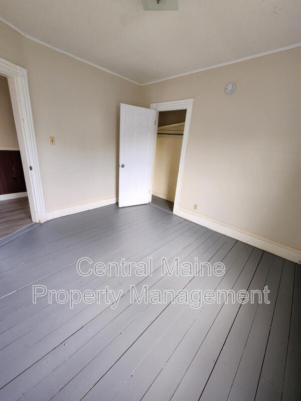Building Photo - 53 River St