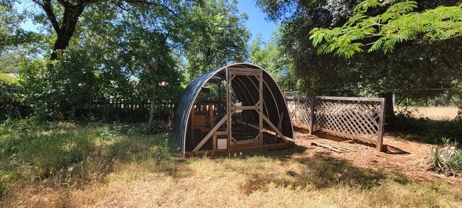 Building Photo - Ranch Style Home In Country Setting