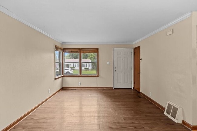 Building Photo - 1005 Avant Dr