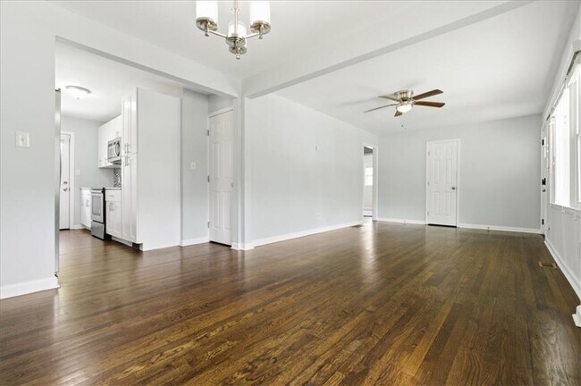 Building Photo - 2705 Lincoln Ct NW
