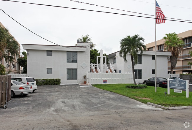 2380 Diana Dr - Emerald Isle Villa