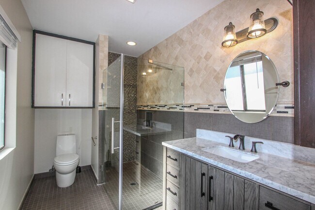 Building Photo - Sedona Home!-Hold