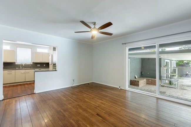 Building Photo - Spacious 5-Bedroom, 3-Bath Home with Pool ...