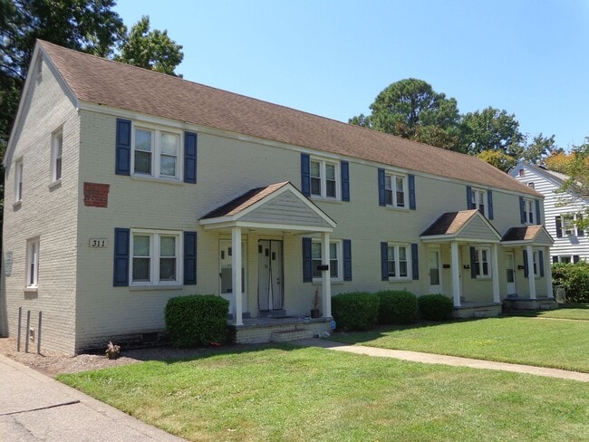 Building Photo - Pinehurst - Wards Corner