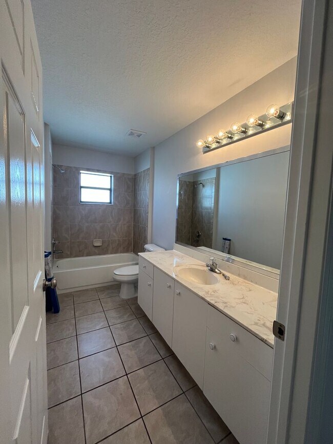 Building Photo - THIS WONT LAST LONG!!!! 3/2 ALL TILE!!!