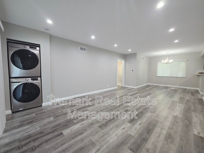 Building Photo - 1303 N Brand Blvd