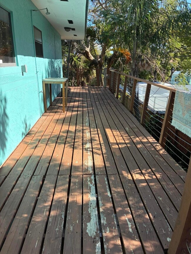 Building Photo - 118 Lakeview Ave