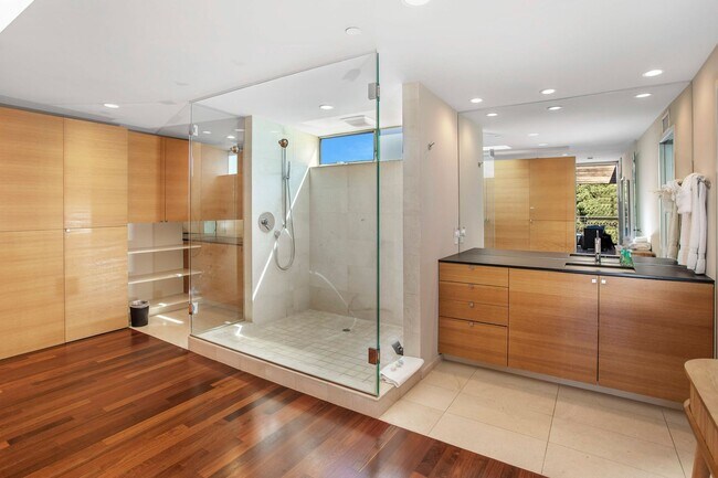 Building Photo - Experience La Jolla Living: Contemporary 3...