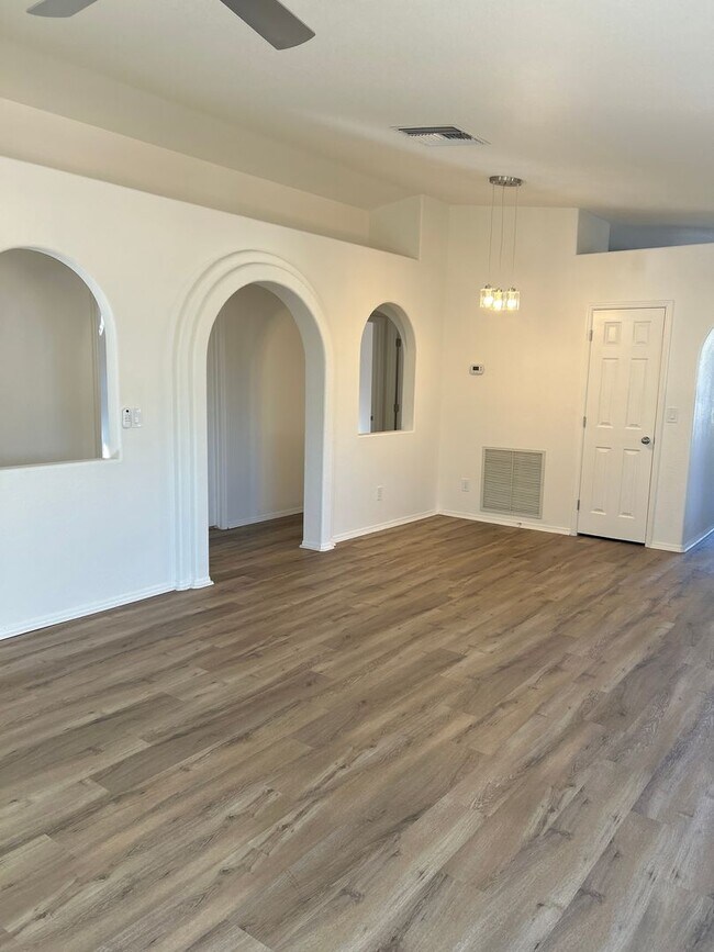 Building Photo - Unfurnished single story home in Villa Santa Rita Best Kept Secret.