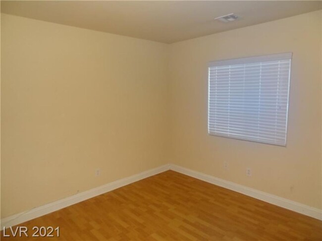 Building Photo - Wonderful 1 Story, 3 Bedroom Townhouse wit...