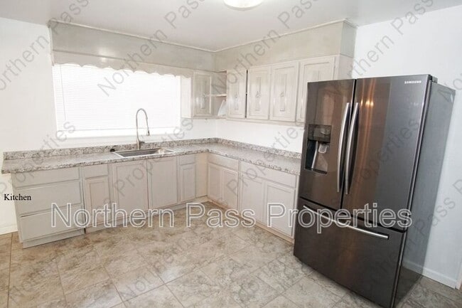 Building Photo - 8125 Loma Terrace Rd