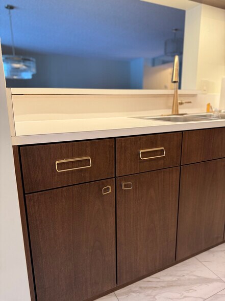 Building Photo - 102 Half Moon Cir