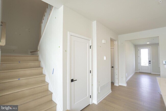 Building Photo - 332 Aspen Wy