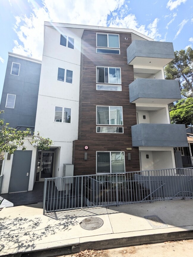 Building Photo - 11912 Laurelwood Dr
