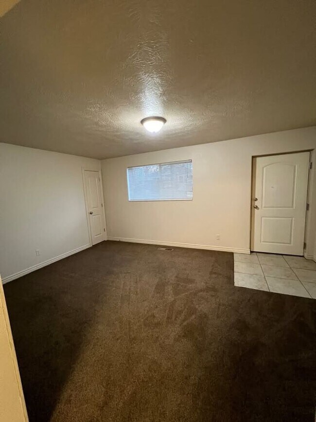 Building Photo - Ada-315 E 600 S Springville, UT 84663