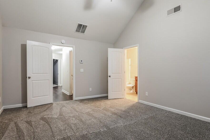 Building Photo - 1603 Iris Walk