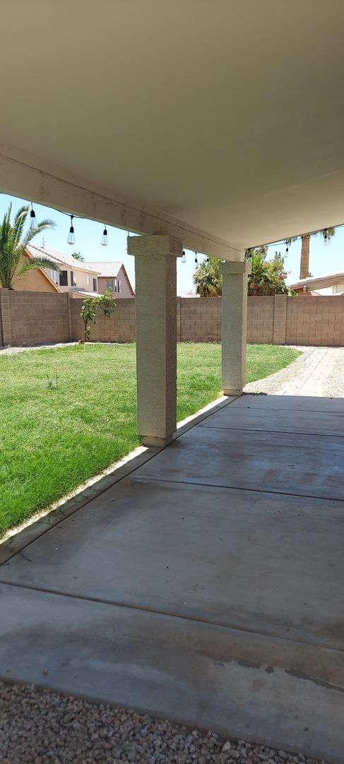 Building Photo - *JUST REMODELED* DONT MISS OUT ON THIS 4 BEDROOM 2 BATH ** PRIME CHANDLER LOCATION