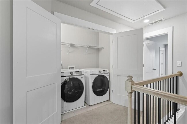 Building Photo - 2030 Main St NW