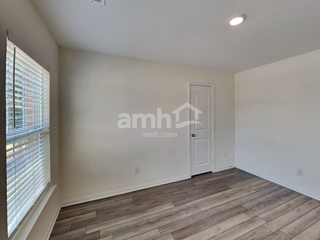 Building Photo - 1246 Treeta Trail