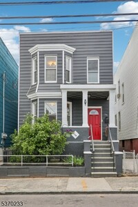 Building Photo - 196 Clendenny Ave