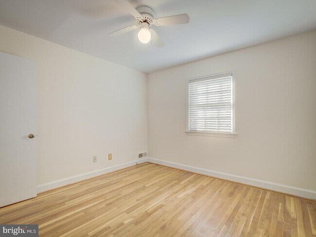 Building Photo - 31 Fort Williams Pkwy