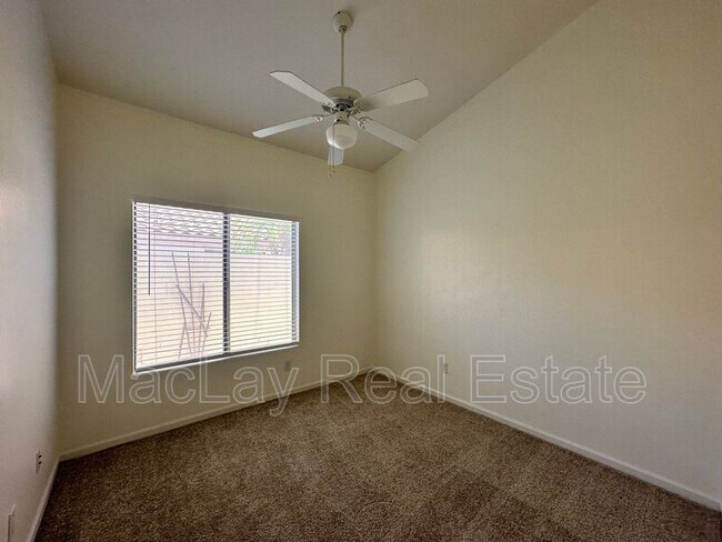 Building Photo - 1667 S Sycamore Pl
