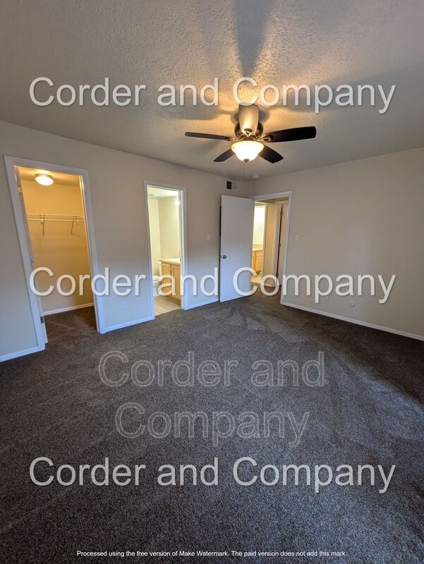 Building Photo - 13226 Candelaria Rd NE