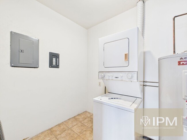 Building Photo - 45 S Main St