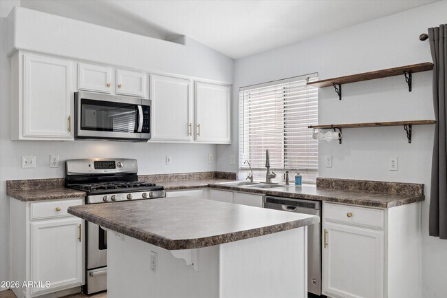 Building Photo - 7415 E Lobo Ave