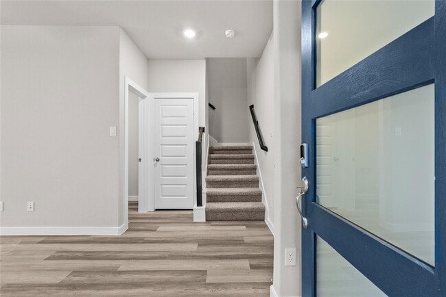 Building Photo - 594 Avisa Dr