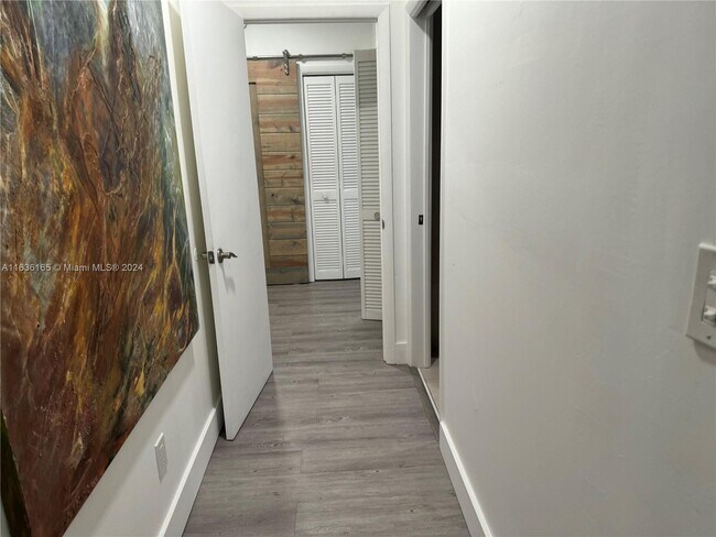 Building Photo - 8956 Collins Ave
