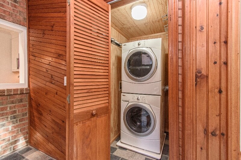 Building Photo - 1825 Sussex Rd