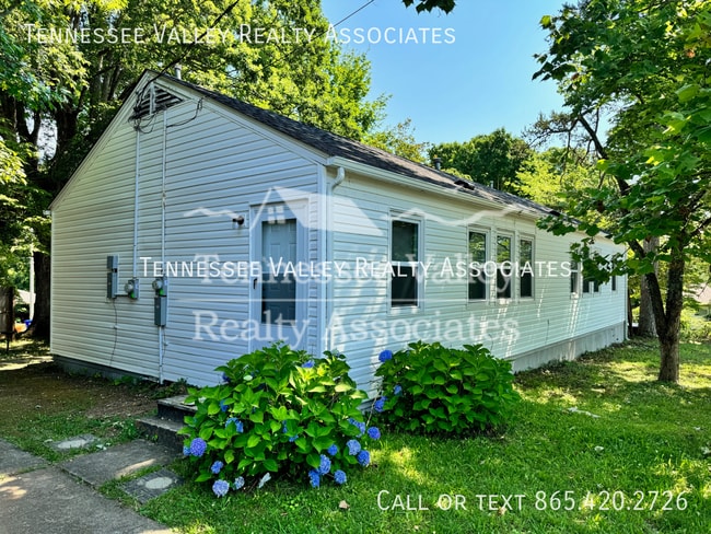 Building Photo - 722 W Outer Dr