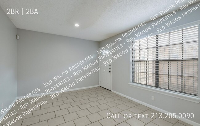 Building Photo - 5806 Rue Royale