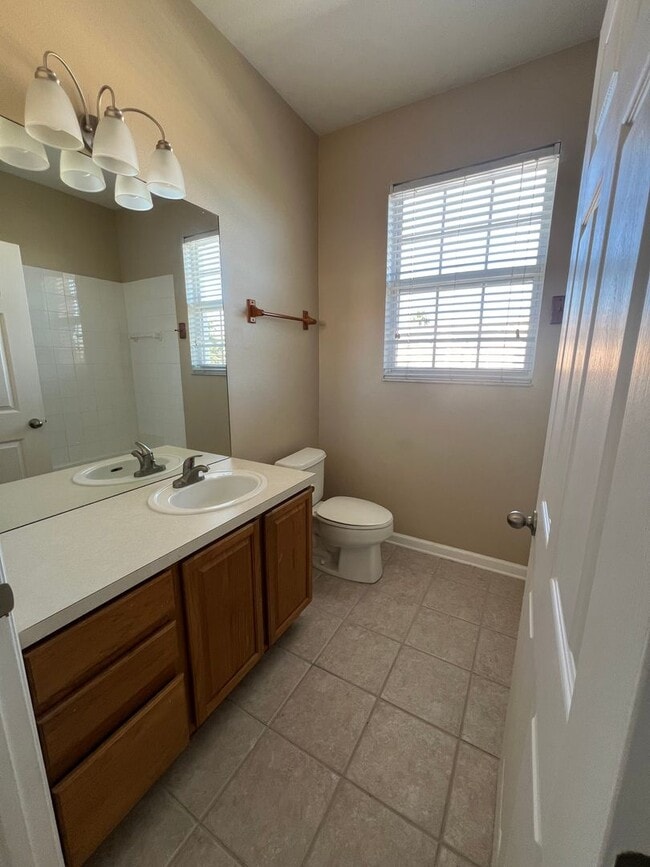 Building Photo - Stunning 3-Bed / 2-Bath Condo in Hunters Creek – Prime Orlando Location