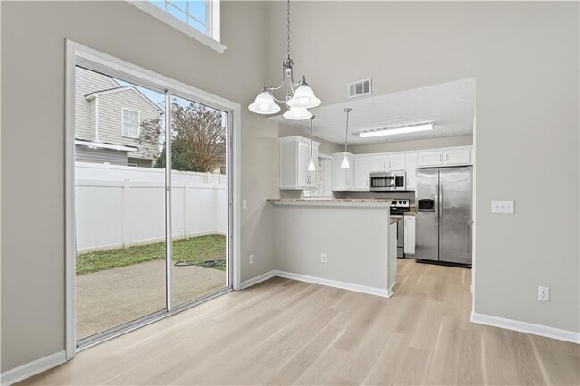 Building Photo - 217 Hiawassee Dr