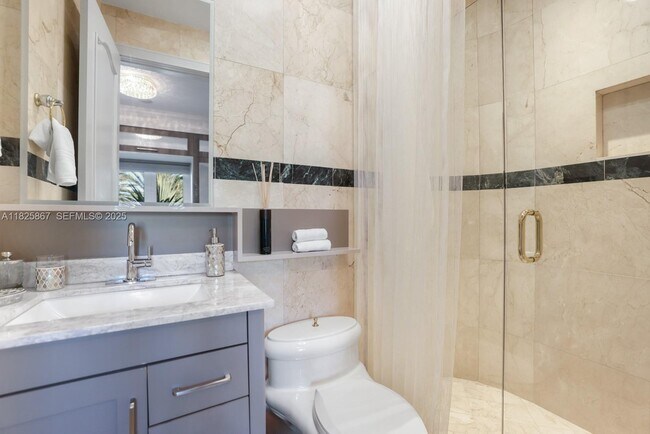 Building Photo - 176 S Hibiscus Dr