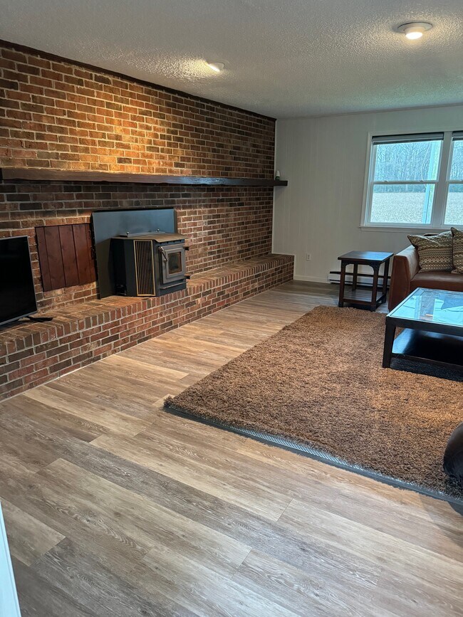 Building Photo - 12445 Dixie Dr