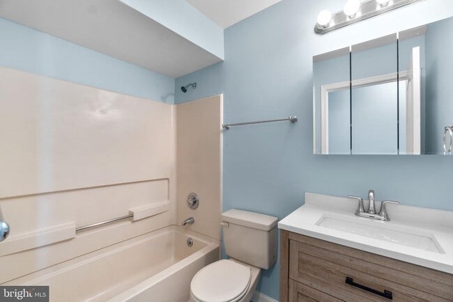 Building Photo - 8378 Montgomery Run Rd