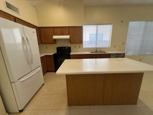 Building Photo - CONVENIENT CHANDLER LOCATION