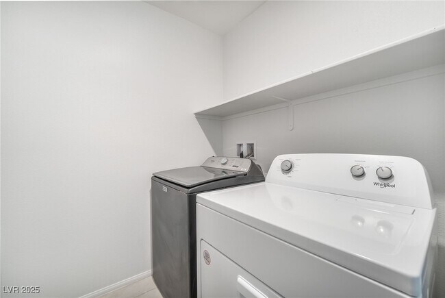 Building Photo - 480 Filaree Pl