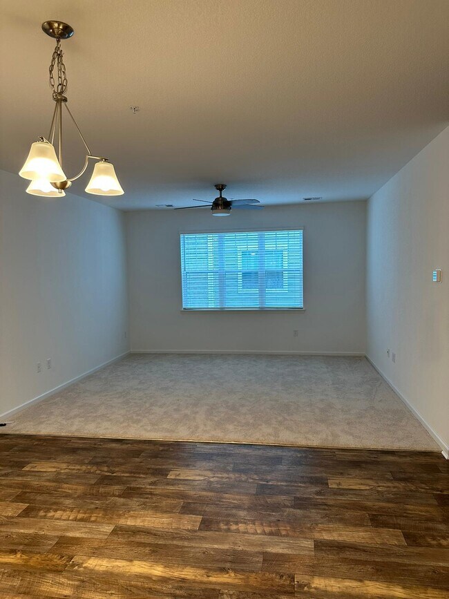 Building Photo - 1733 Dromolin Dr