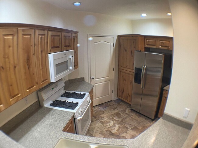 Building Photo - LEASE TAKEOVER_Summit park 2 bedroom condo
