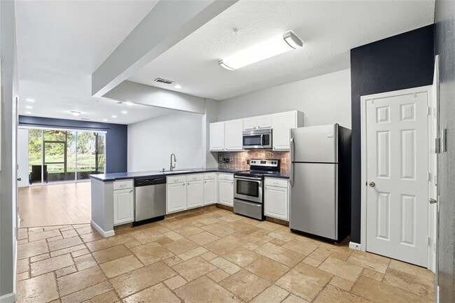 Building Photo - 6235 Goethe St