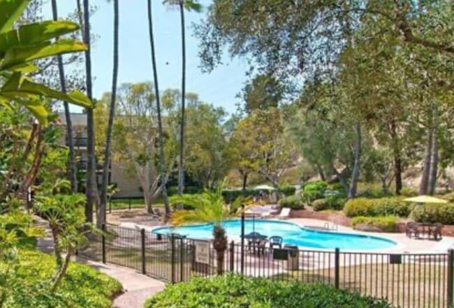 Building Photo - $2200/MO-1 BR/1BA FASHION VALLEY CONDO-