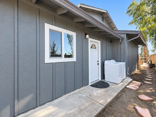 Building Photo - 3544 Clayton Rd